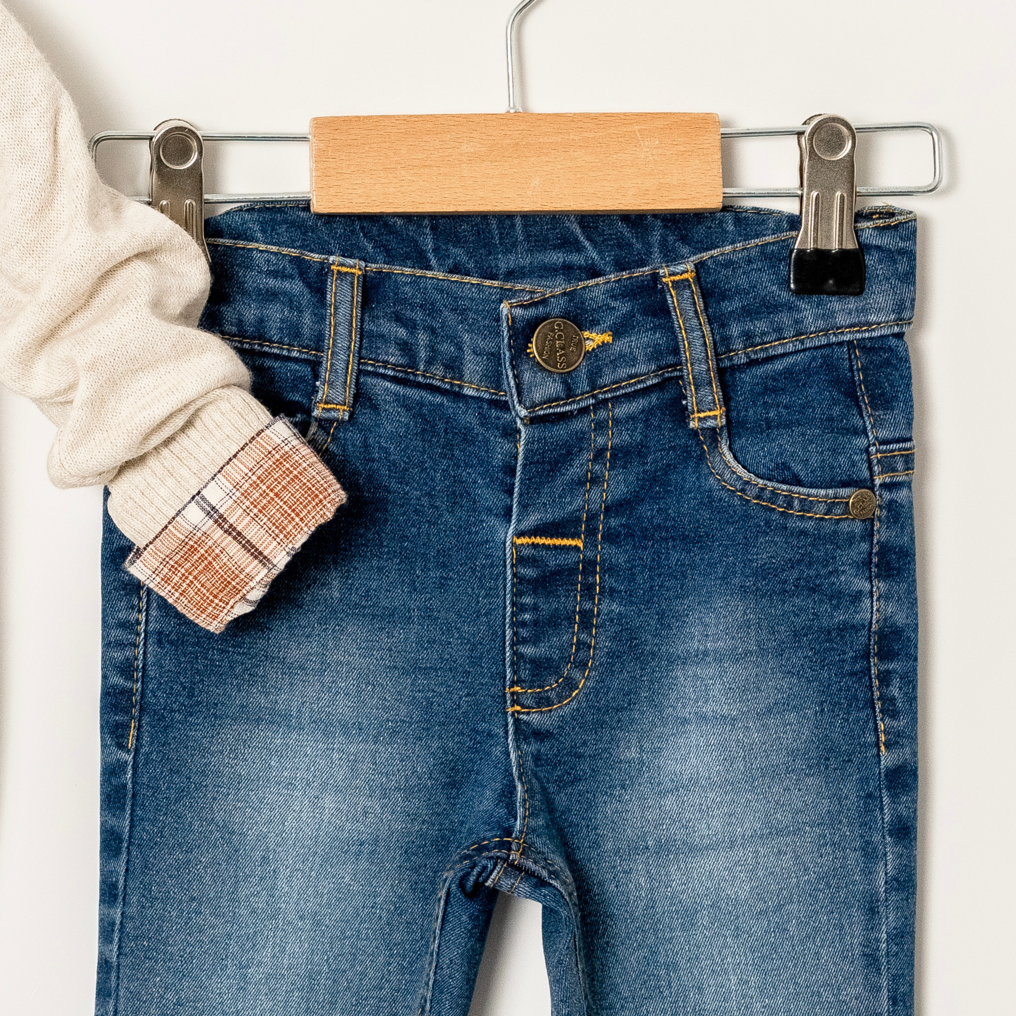 Four Love Sweater Jeans Set-3